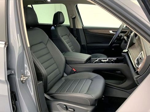 New 2026 Volkswagen Atlas SEL image 9