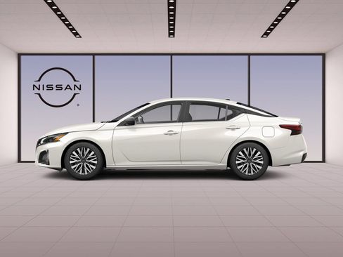 New 2026 Nissan Altima 2.5 SV FWD image 9