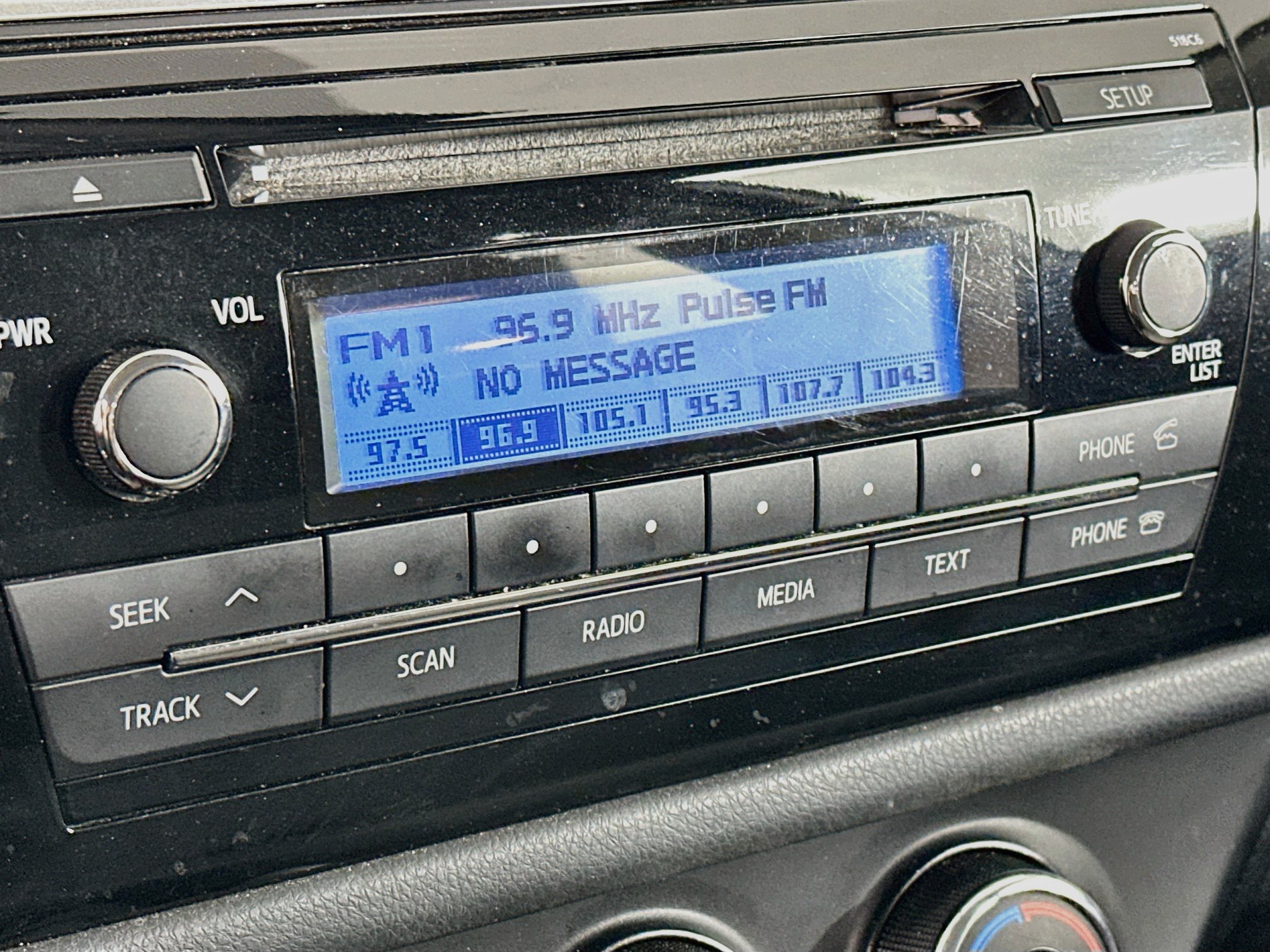 Used 2014 Toyota Corolla L FWD image 21