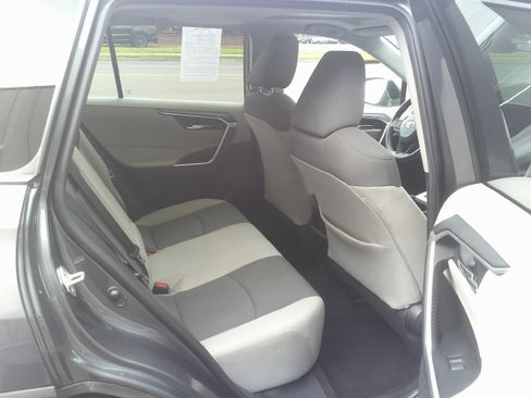Used 2020 Toyota RAV4 XLE w/ Convenience Package AWD/4WD image 32