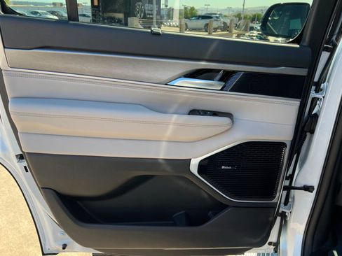 New 2026 Jeep Grand Wagoneer Limited AWD/4WD image 18