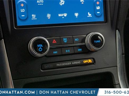 Used 2022 Ford Edge Titanium image 11