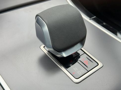 Used 2024 Land Rover Range Rover Evoque Dynamic SE image 18