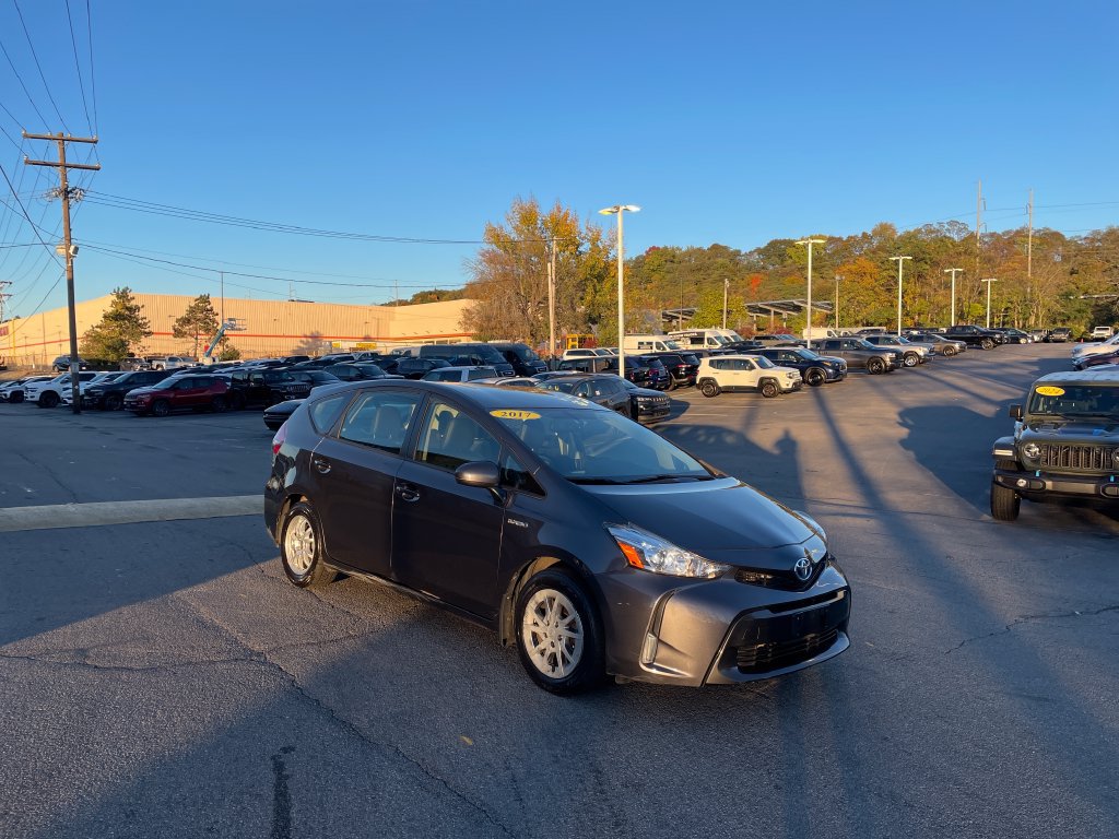Used 2017 Toyota Prius V Four FWD image 8