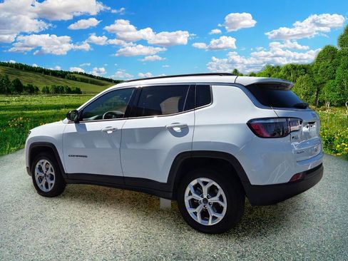 Used 2022 Jeep Compass Limited AWD/4WD image 4