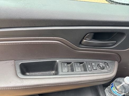 Used 2018 Honda Odyssey EX image 13