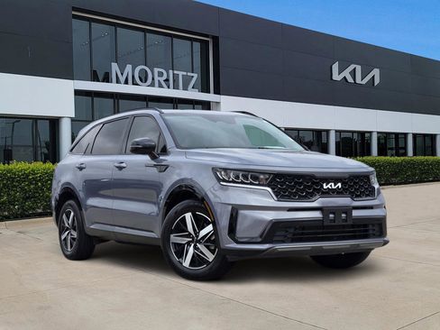 Certified 2023 Kia Sorento S image 1