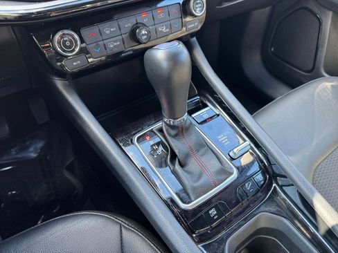 Used 2025 Jeep Compass Trailhawk image 37