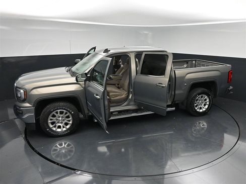 Used 2017 GMC Sierra 1500 SLE w/ SLE Value Package AWD/4WD image 37