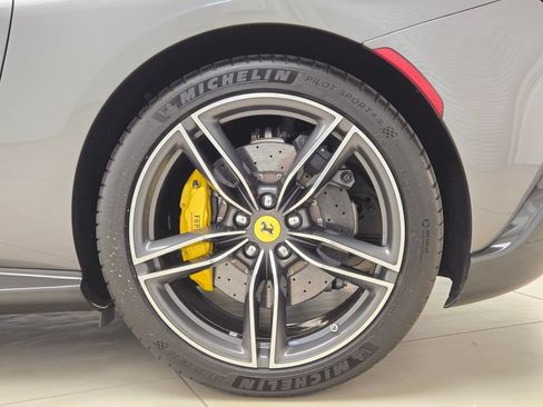 Used 2024 Ferrari Roma RWD image 15