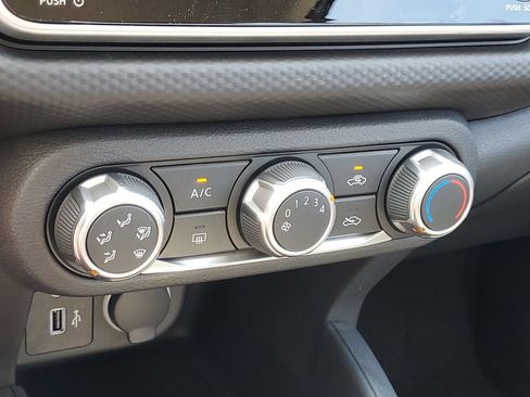 New 2025 Nissan Kicks Play S FWD image 29