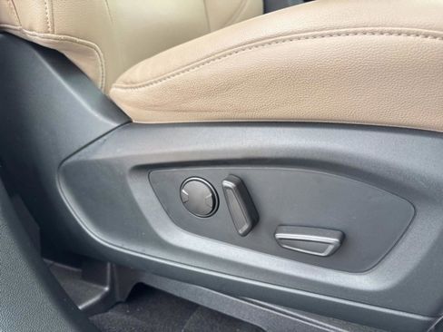 Used 2021 Ford Explorer XLT w/ Equipment Group 202A image 40