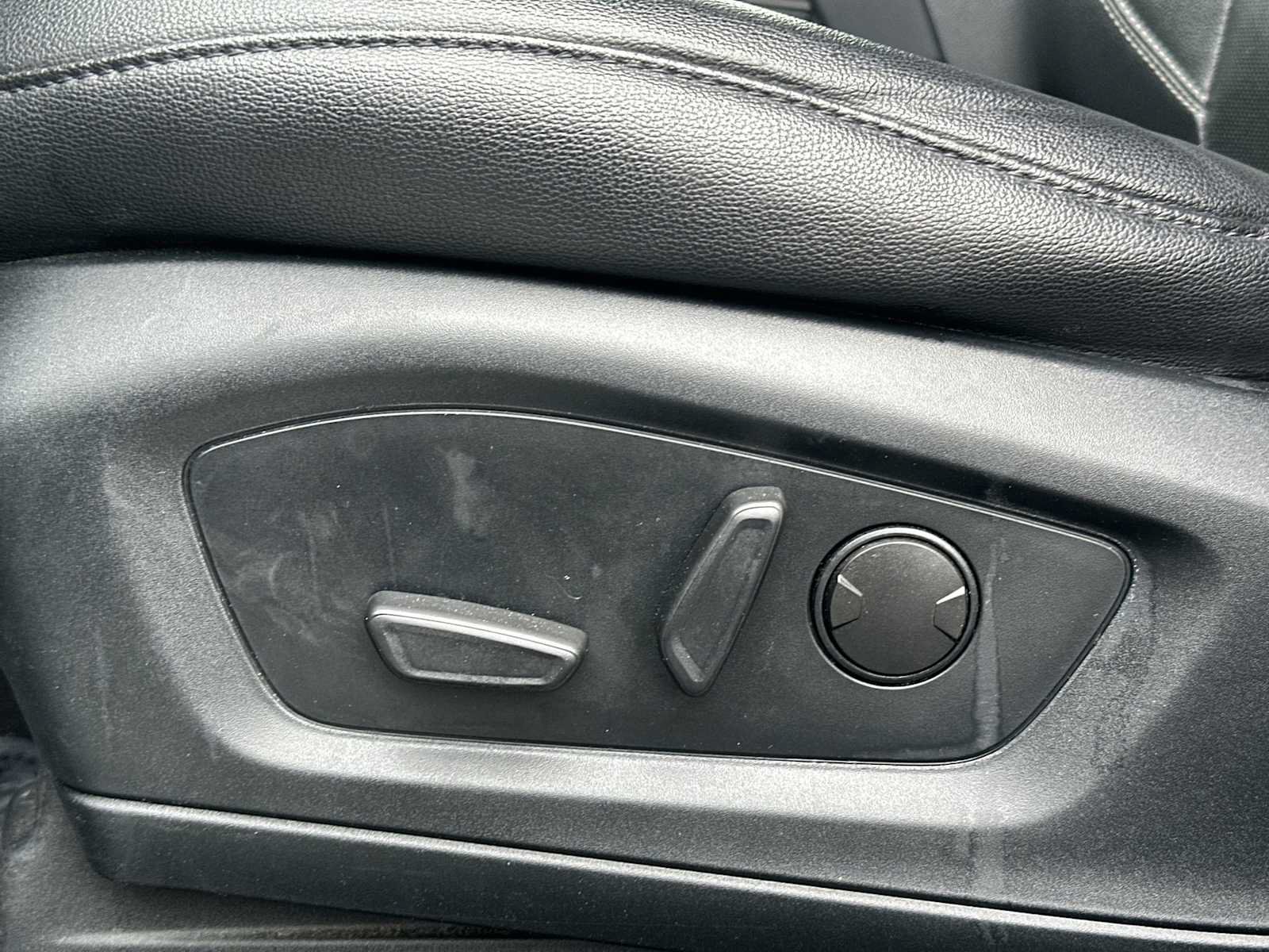 Used 2023 Ford Explorer Limited RWD image 14
