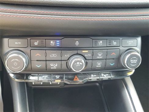 Used 2024 Dodge Durango GT image 30