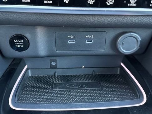 Used 2024 Nissan Rogue SL w/ SL Premium Package image 18