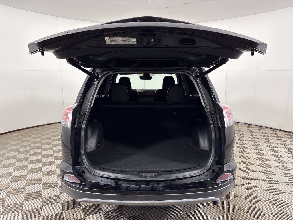 Used 2017 Toyota RAV4 Limited FWD image 30