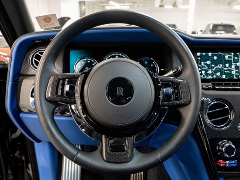 Used 2023 Rolls-Royce Cullinan Black Badge w/ Driver's Package image 18