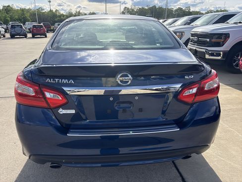Used 2016 Nissan Altima 2.5 SR w/ LED Appearance Package FWD image 3