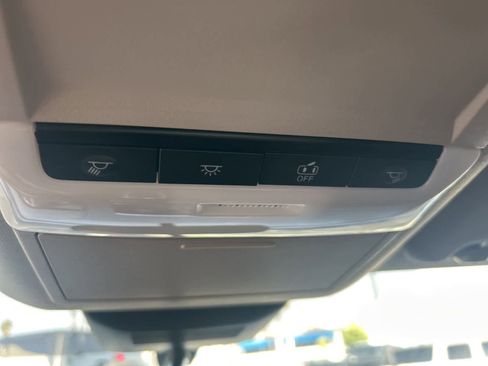 Used 2025 Nissan Sentra SV image 35