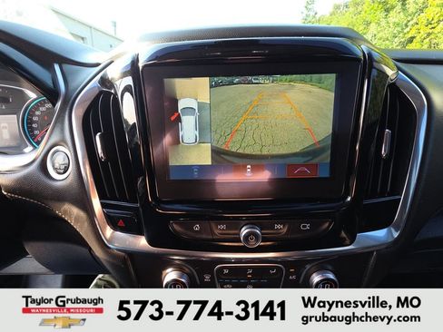 Used 2018 Chevrolet Traverse RS FWD image 11