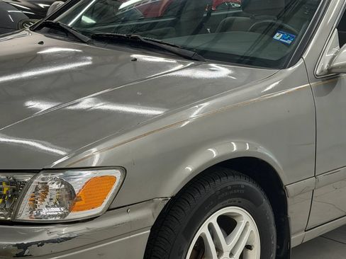 Used 2000 Toyota Camry CE w/ Value Pkg 1 FWD image 4