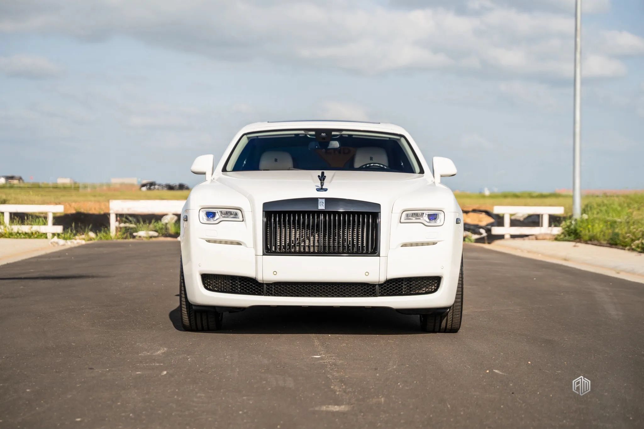 Used 2016 Rolls-Royce Ghost RWD image 2