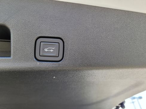 New 2026 Chevrolet Traverse RS image 8