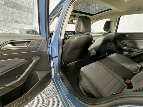 New 2026 Volkswagen Jetta SE image 17