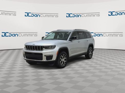 Used 2023 Jeep Grand Cherokee L Limited AWD/4WD image 5