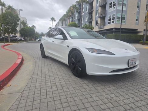 Used 2025 Tesla Model 3 Long Range RWD image 9