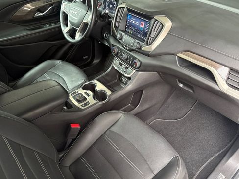 Used 2023 GMC Terrain Denali w/ Denali Premium Package AWD/4WD image 18