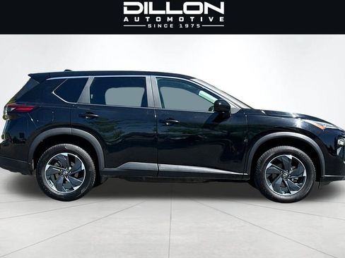 Used 2024 Nissan Rogue SV AWD/4WD image 3