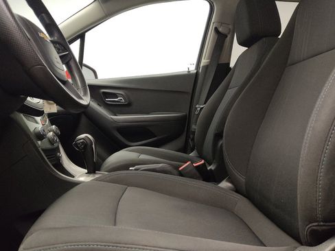 Used 2016 Chevrolet Trax LT FWD image 17