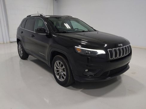 Used 2020 Jeep Cherokee Latitude Plus w/ Cold Weather Group AWD/4WD image 13