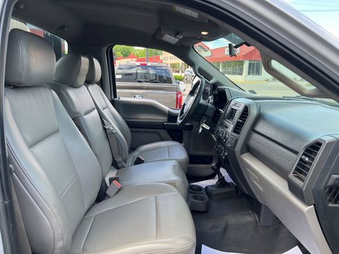 Used 2017 Ford F550 4x4 Regular Cab Super Duty image 34