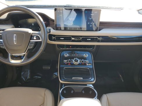 Used 2023 Lincoln Nautilus Reserve w/ Luxury Package image 17