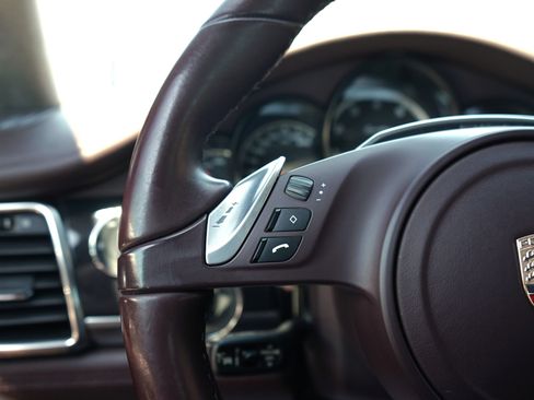 Used 2014 Porsche Panamera AWD/4WD image 19
