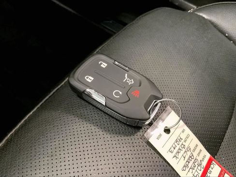 Used 2019 GMC Acadia SLT image 17