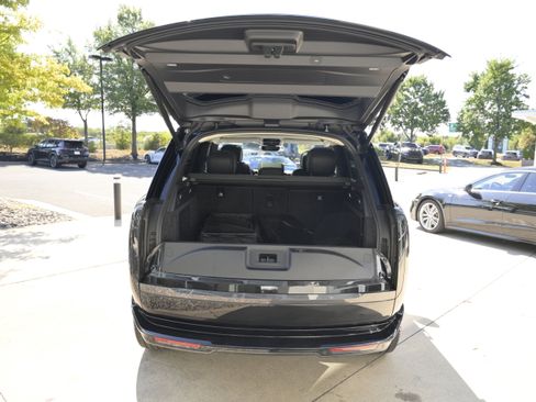 Used 2024 Land Rover Range Rover SE image 42
