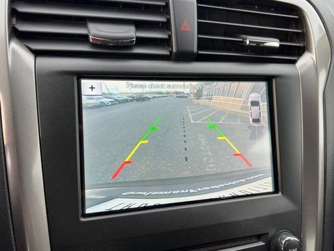 Used 2019 Ford Fusion SEL image 27