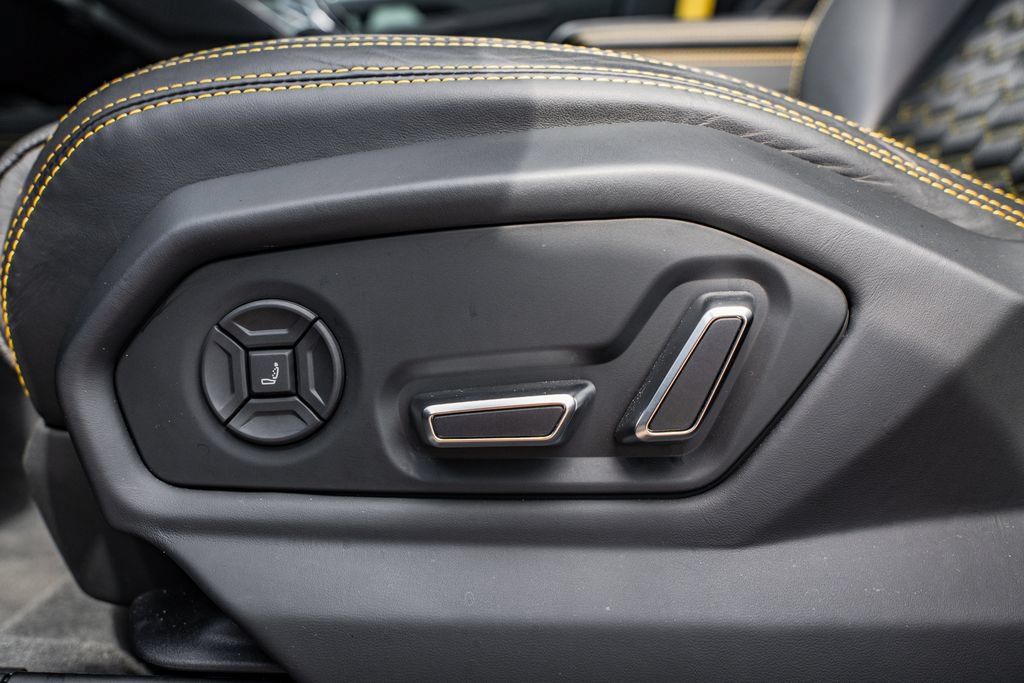 Used 2023 Lamborghini Urus S AWD/4WD image 22