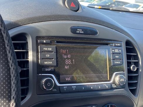 Used 2015 Nissan Juke S FWD image 12