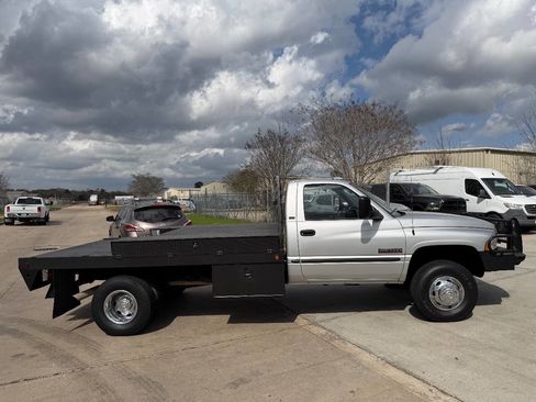 Used 2002 Dodge Ram 3500 Truck 2WD Regular Cab image 4