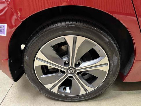 Used 2018 Nissan Leaf SV w/ SV Technology Package FWD image 42