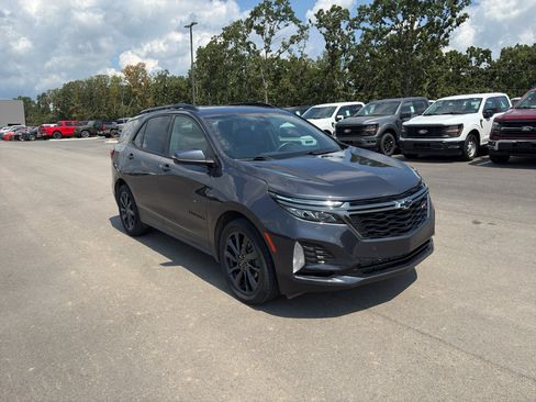 Used 2023 Chevrolet Equinox RS FWD image 4