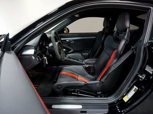 Used 2018 Porsche 911 GT3 RWD image 7