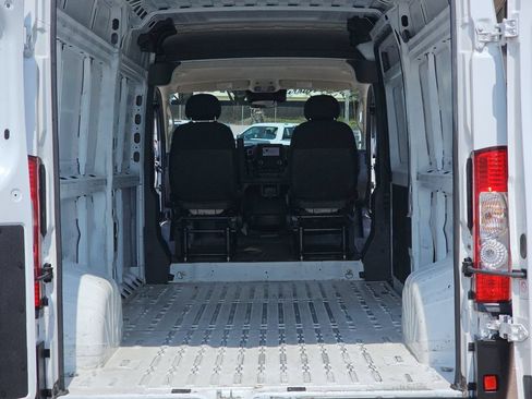 Used 2023 RAM ProMaster 2500 FWD image 12
