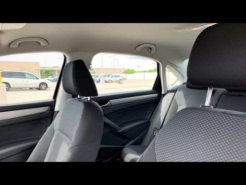 Used 2014 Volkswagen Passat 1.8T S FWD image 10