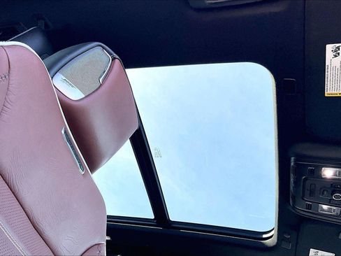 Used 2023 GMC Yukon XL Denali Ultimate image 23