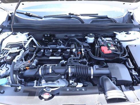 Used 2018 Honda Accord Sport image 9